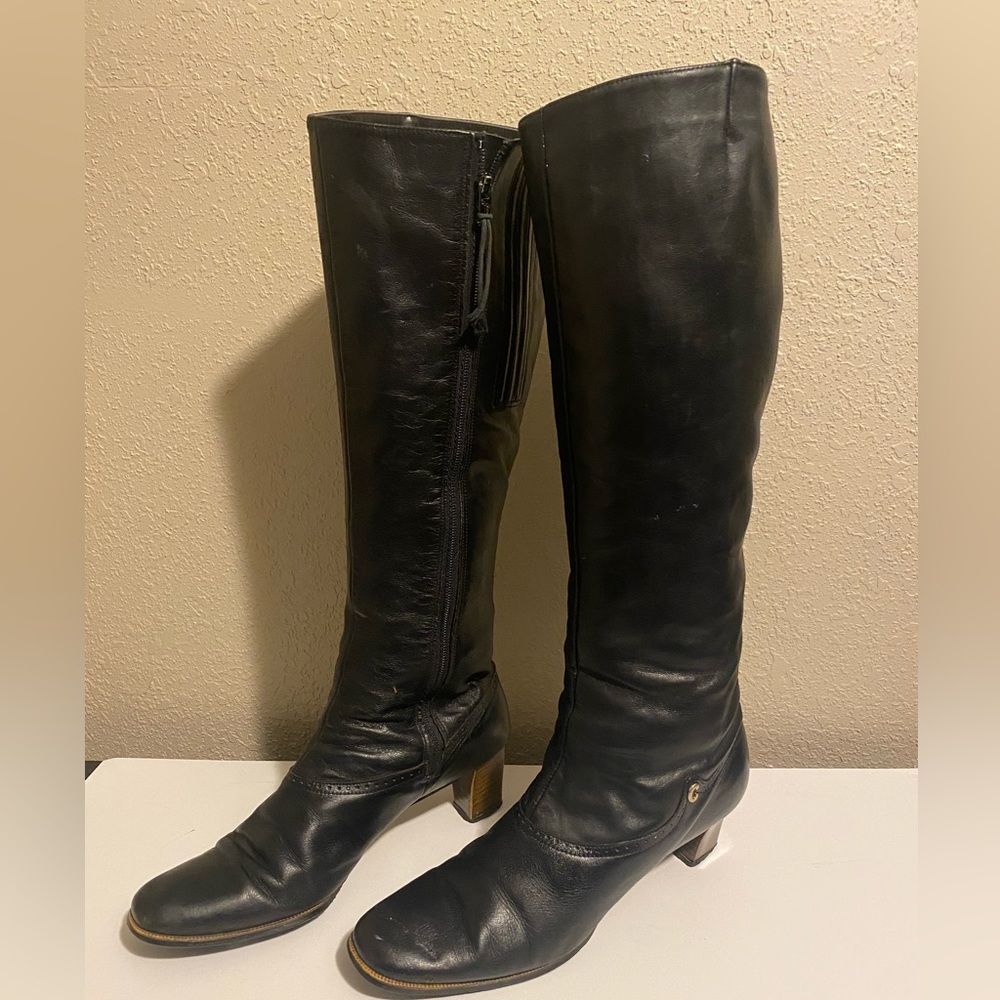 1970s Vintage Womens Cobbies Boots Size 9 Leather Stacked Wood Heel.